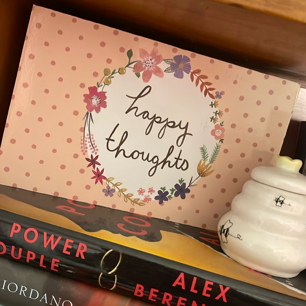 Must bundle: Happy Thoughts Sign